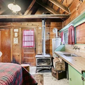 Deluxe Queen Suite